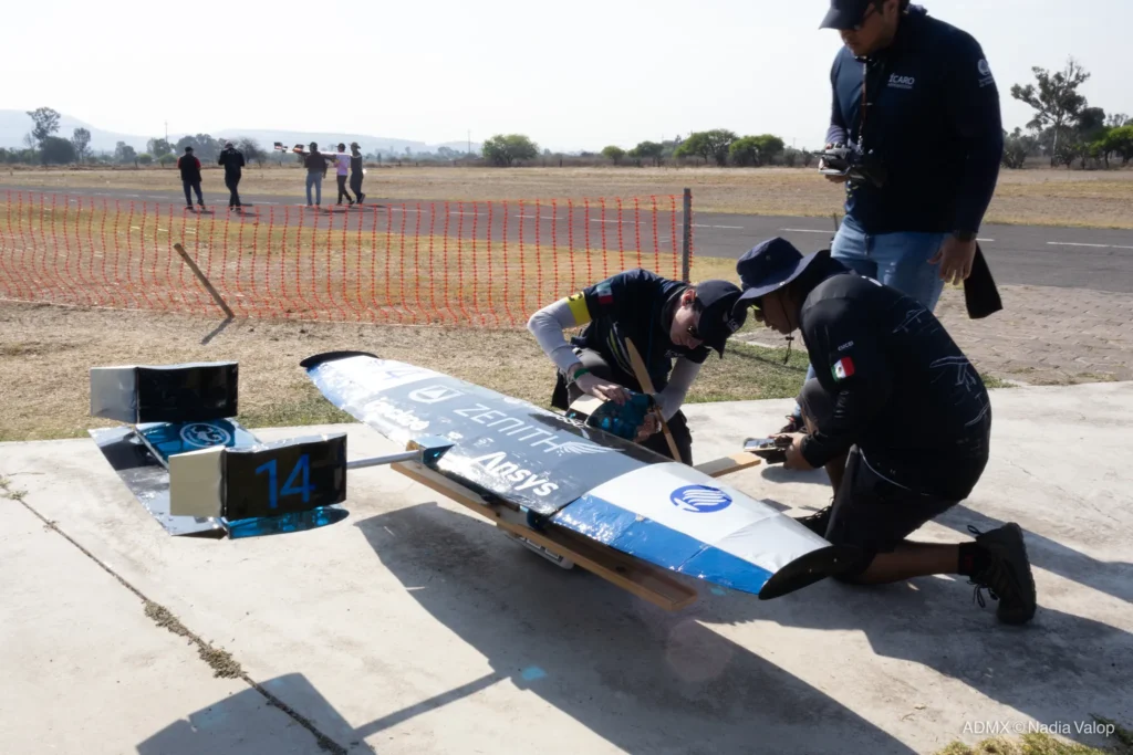 Equipo Ícaro Aero Design en ADMX 2026
