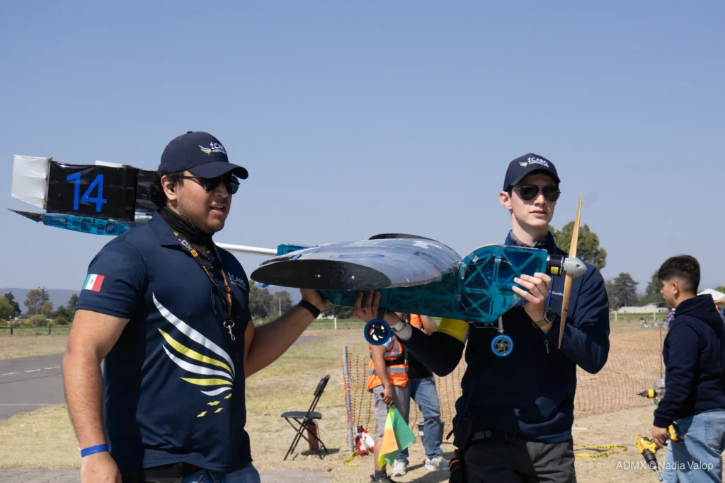 Equipo Ícaro Aero Design en ADMX 2026